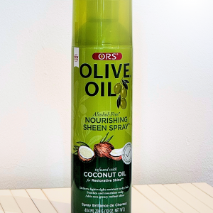 Olive Oil Sheen Spray met Kokosolie – Alcoholvrije glansspray voor Black hair | Te koop in België ORS Nourishing Sheen Spray met olijf- en kokosolie – alcoholvrije glansspray voor Black hair. Hydrateert droog haar, voedt de hoofdhuid en geeft een natuurlijke glans zonder vet. Ideaal voor beschermende haarstijlen. Verkrijgbaar via DGHairstylxBeauty in België (Antwerpen, Brussel, Gent). Spray nourrissant ORS à l’huile d’olive et de coco – spray sans alcool pour cheveux afro ou secs. Hydrate, nourrit le cuir chevelu et apporte une brillance légère. Idéal pour les coiffures protectrices. Disponible chez DGHairstylxBeauty en Belgique (Anvers, Bruxelles, Liège)